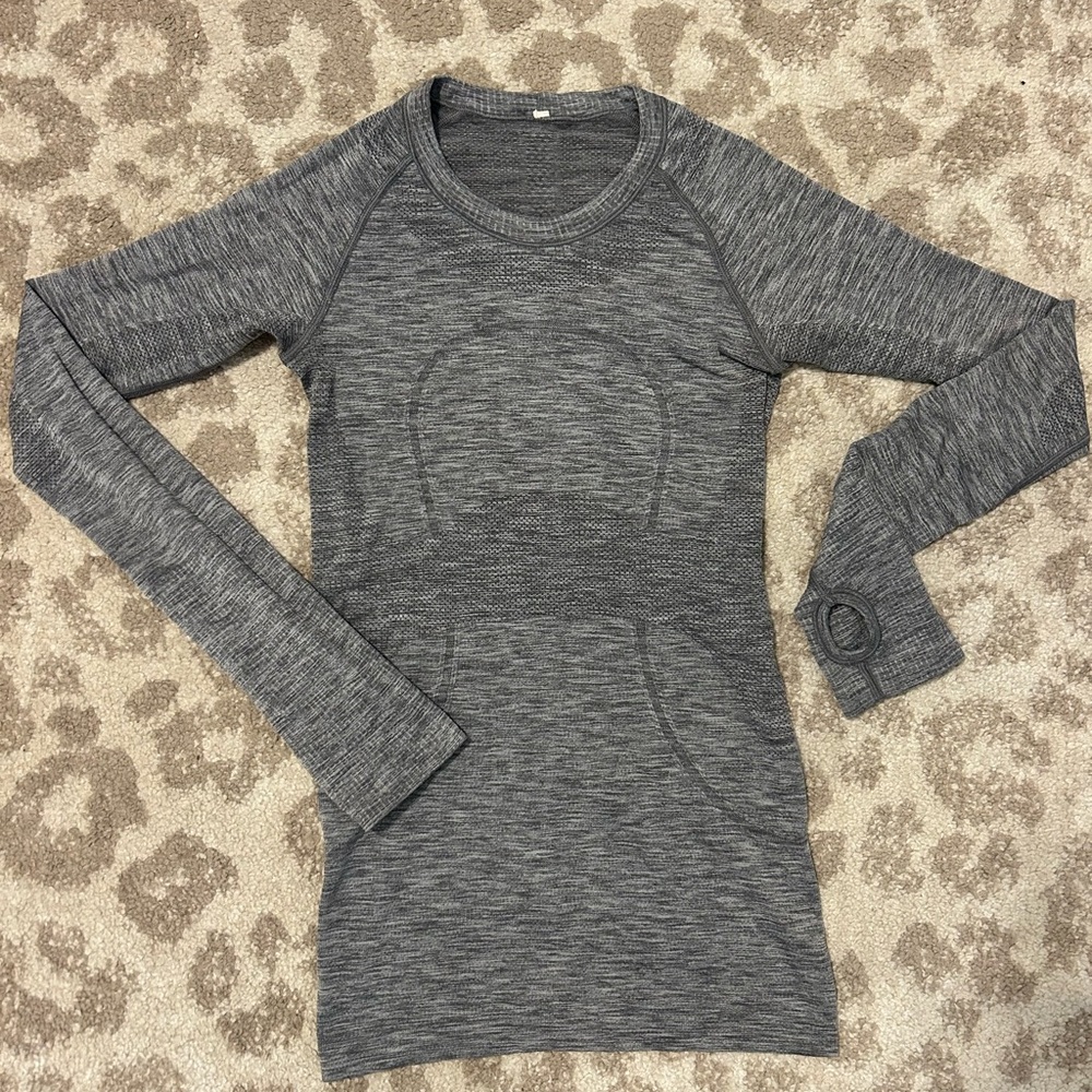 LuluLemon Long Sleeve Top